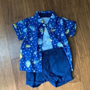 NWOT Space Themed Baby Boy Matching Outfit 12 Months